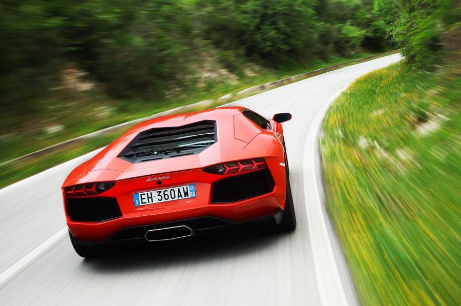  Lamborghini Aventador LP700-4 2011 года  (фото 145 из 204)